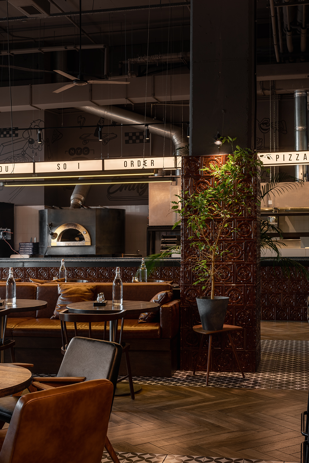 艾米丽布鲁克林披萨餐厅丨乌克兰利沃夫丨BUREAU I KARASHETSKYY ARCHITECTS-15