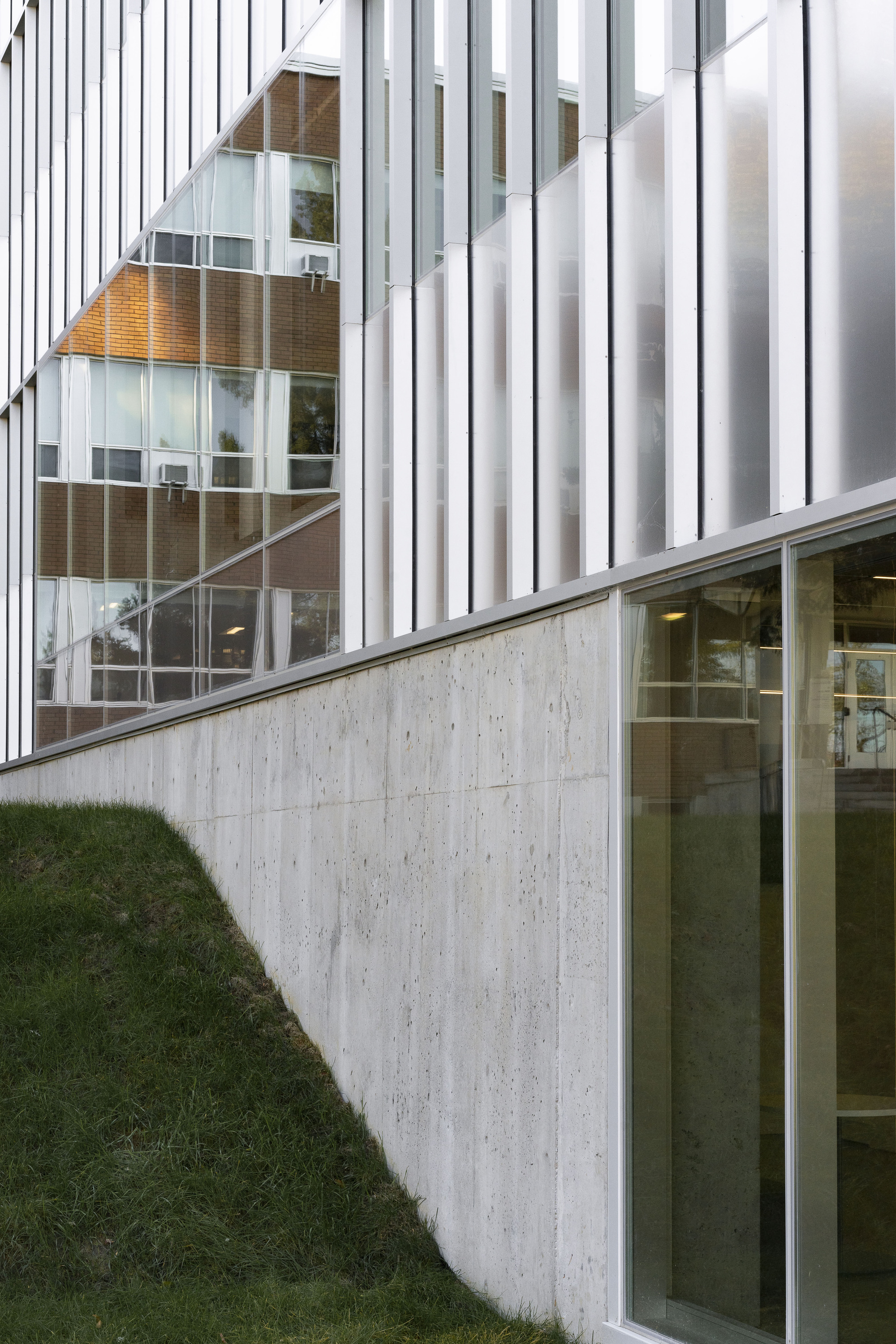Pavillon A5 Faculty of Arts and Humanities / Saucier + Perrotte architectes-24