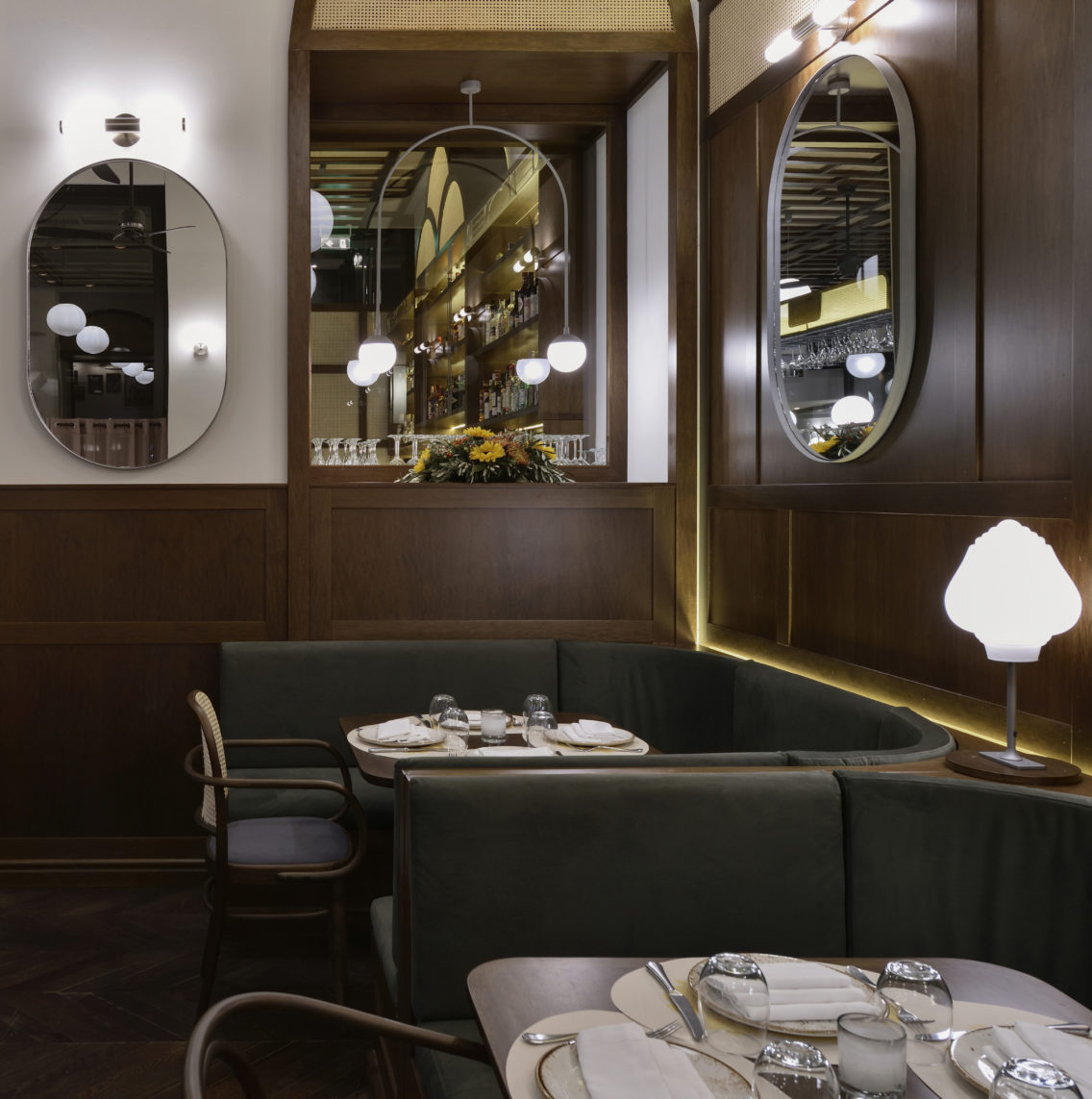 怀旧50、60年代 ILIOS 希腊雅典拱廊下的餐厅  Urban Soul Project-14