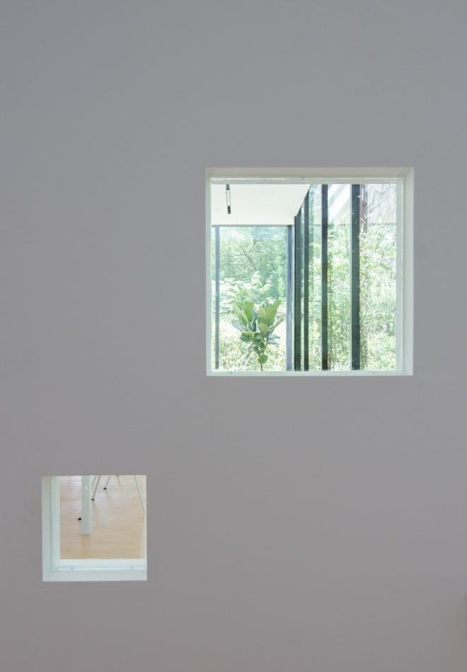 光影穿梭的现代宅院-8