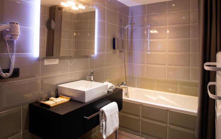 Hôtel restaurant Les Pierres Dorées | Poitoux -6