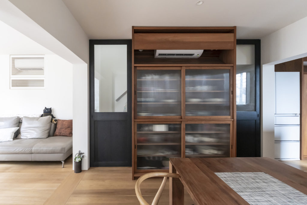 シックで落ち着きのある住空間建築と自然の力で生きる力が高まる | Style of Life | 100%LiFE-5