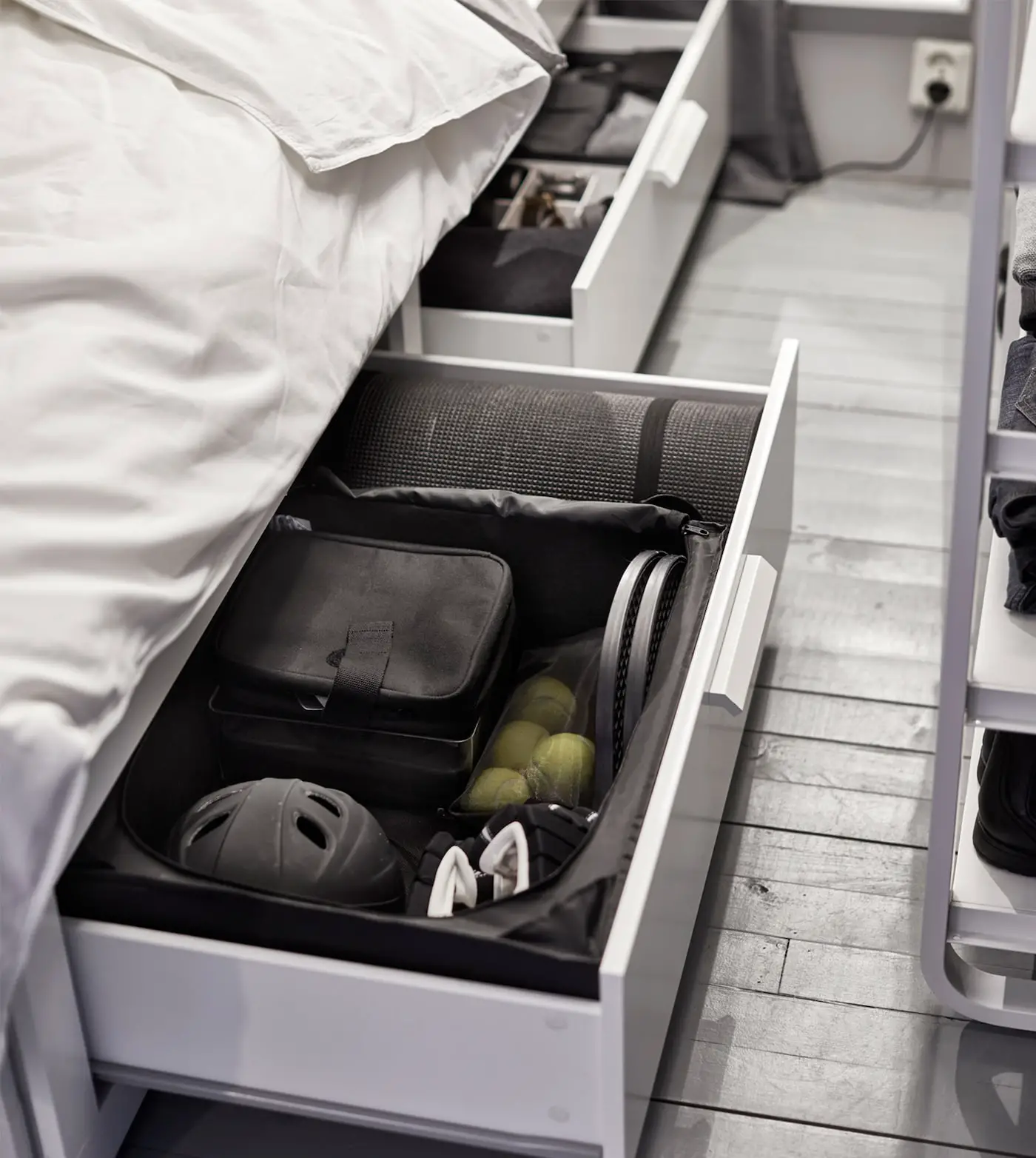 2 平米极小卧室设计实例-6