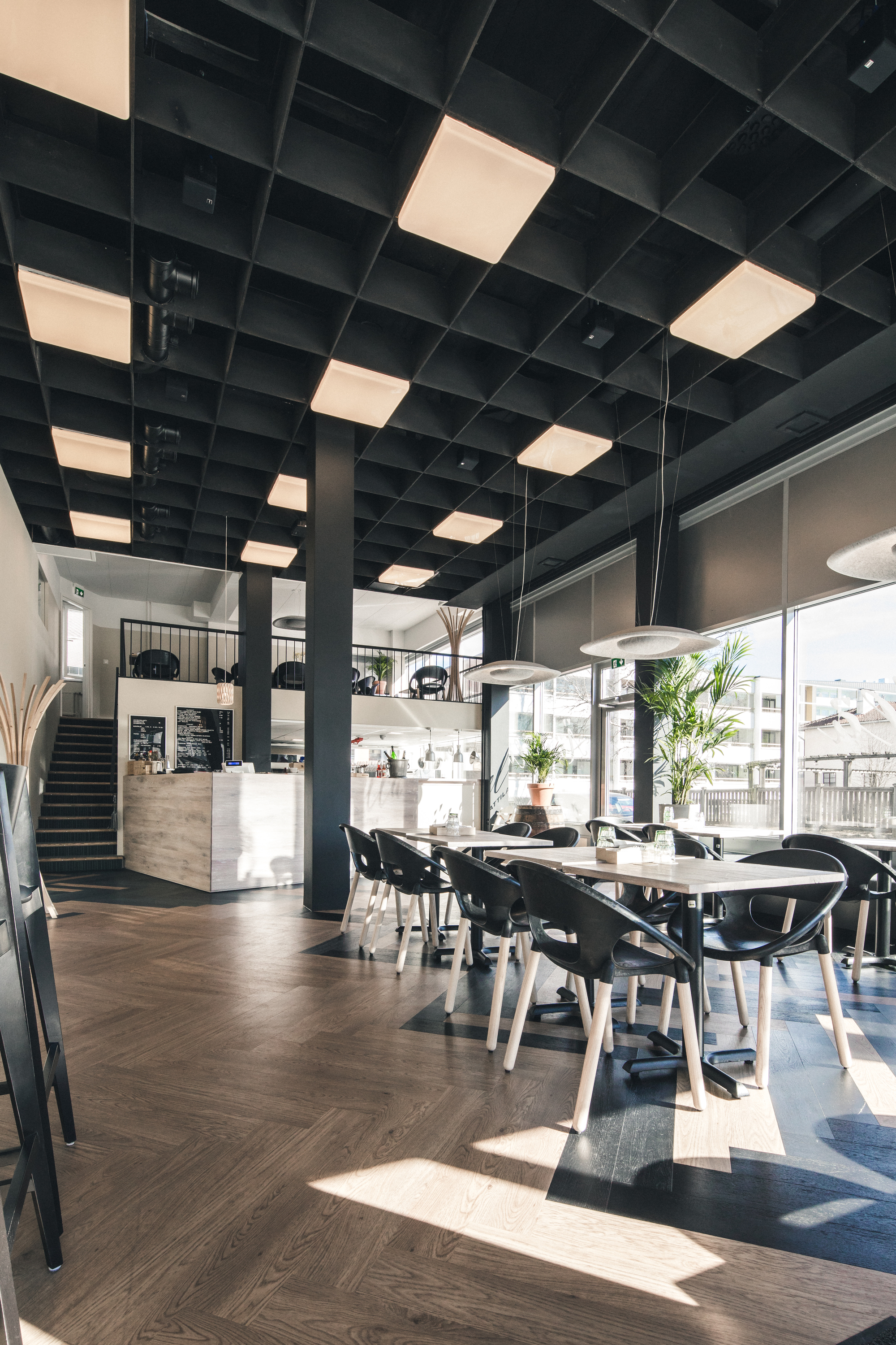 Äärellä Restaurant / Hirvilammi Architects-15