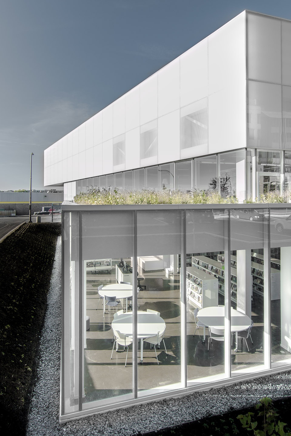 蒙特利尔索尔·贝娄图书馆 · 现代环保设计,打造社区互动中心-14