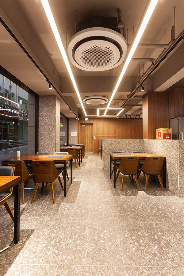 首尔 58 平米海景专卖店，极简奢华空间设计-8