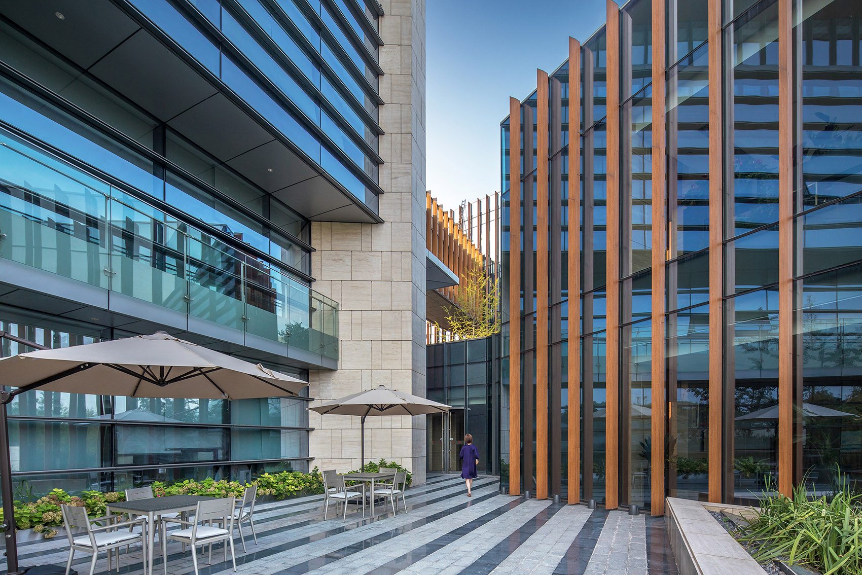 成都麓湖郎酒集团总部 / 上海骏地建筑设计事务所股份有限公司-21