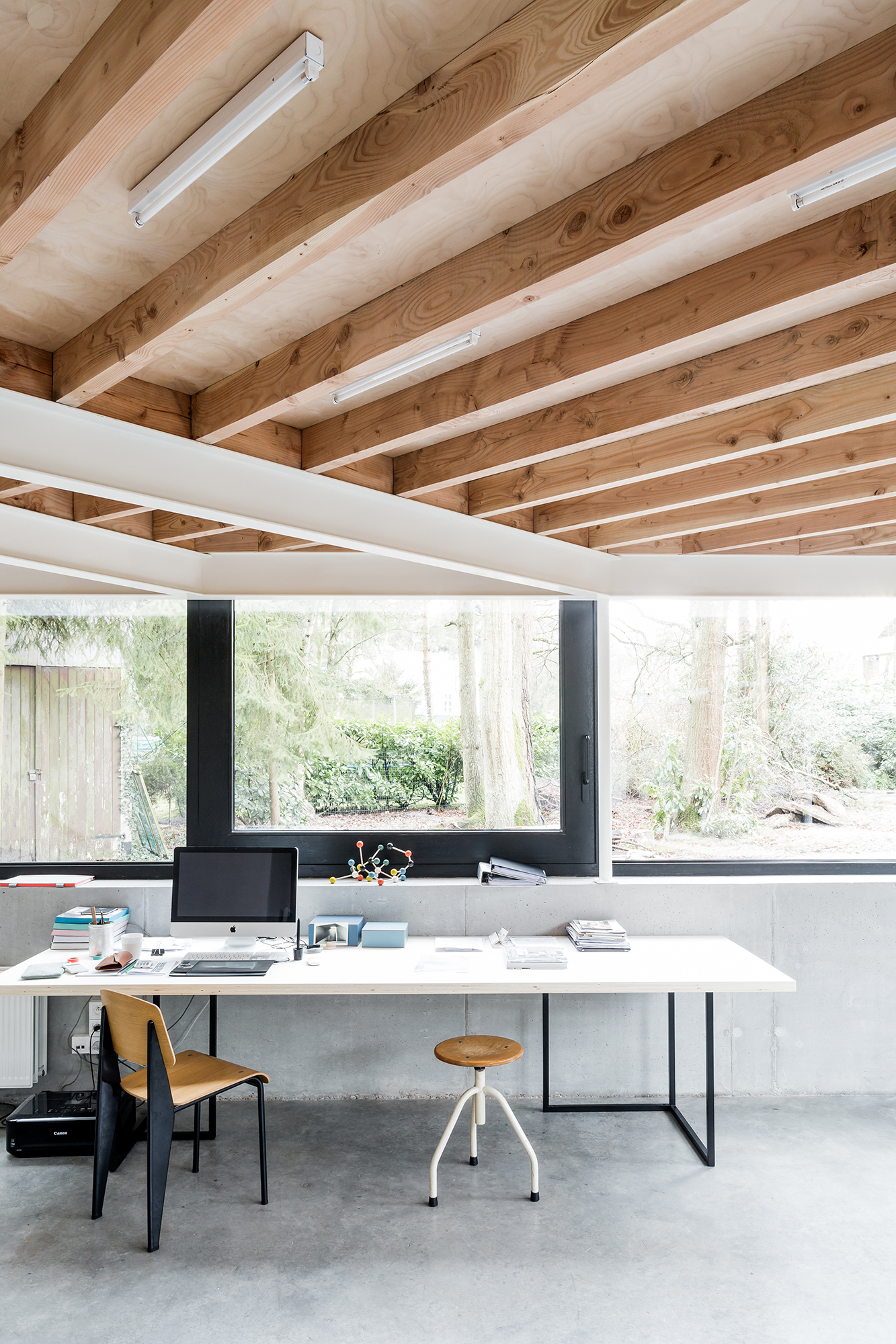 大众汽车屋（注：这里推测VW是大众汽车Volkswagen的缩写，House直译为屋，整体含义可能是大众汽车相关的场所，如展厅、门店等，需结合具体语境进一步准确理解 ） 丨Dirk Engelen等团队成员-8