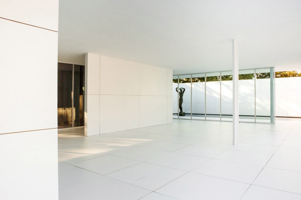 密斯失去物质性 · 空间消解与再构-7