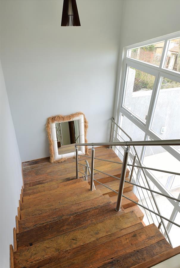 巴西 IBD Arquitetura 诊所设计 | 倾斜屋顶和蓝色调打造宁静医疗空间-6