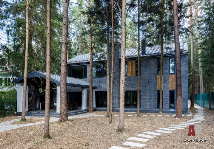 Современный 2-х этажный дом в отделке из черного ригельного кирпича, 300 кв. м-6