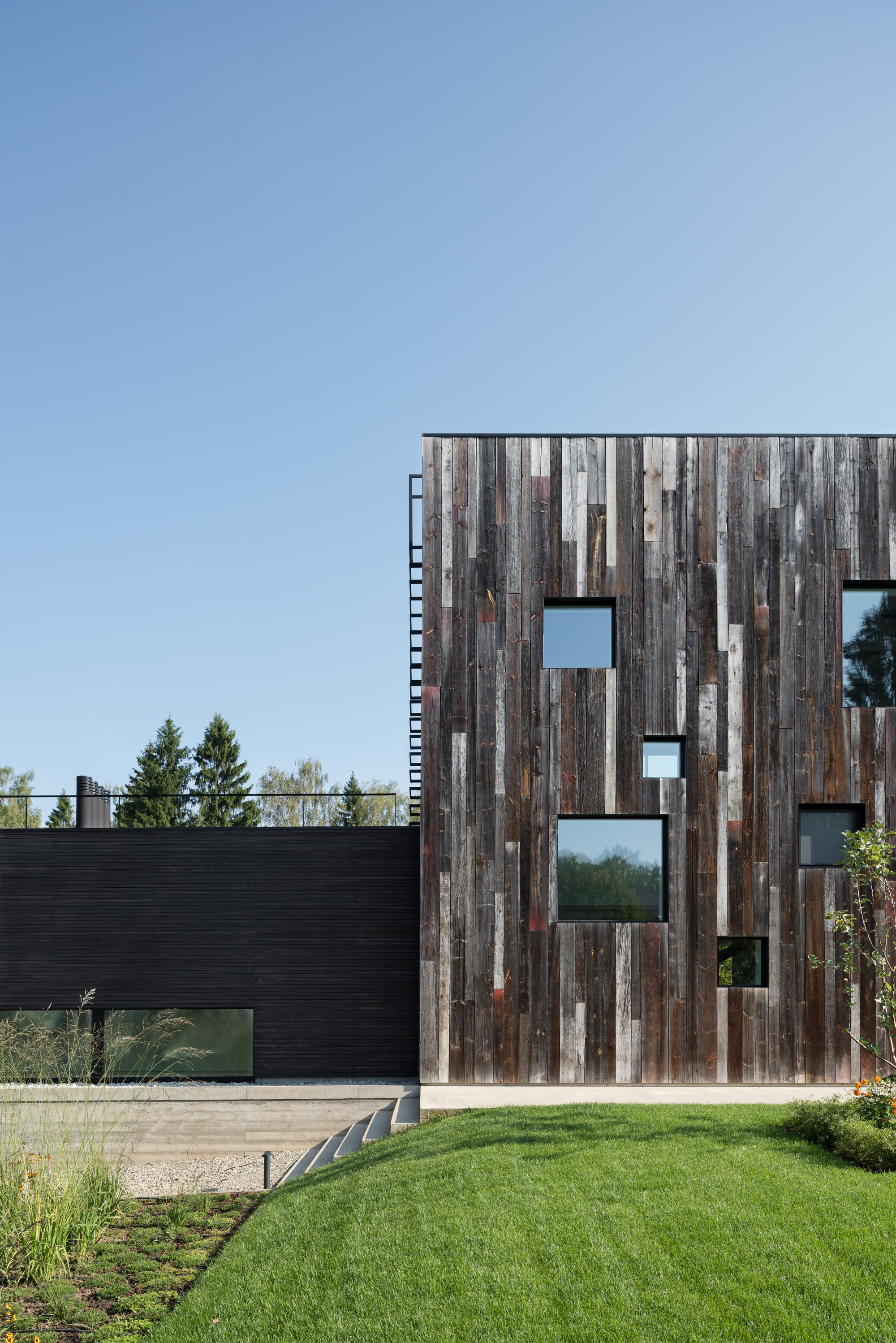 水库边的乡村别墅-31