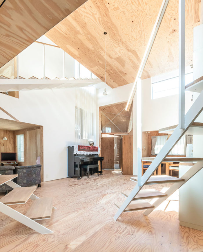 住み慣れた場所で建て直す内部化された庭を中心に家族が暮らす家 | Architecture | 100%LiFE-5