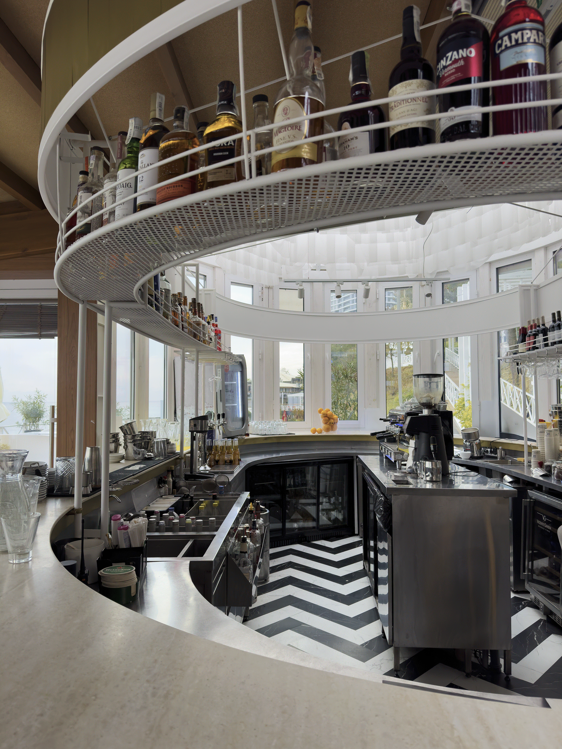 由于LA CAMBALA这种组合并不是常见的有明确固定含义的通用词组，且不清楚其具体语境相关的准确指代，无法进行准确翻译 丨乌克兰敖德萨丨Oleg Volosovskiy等六人团队-44