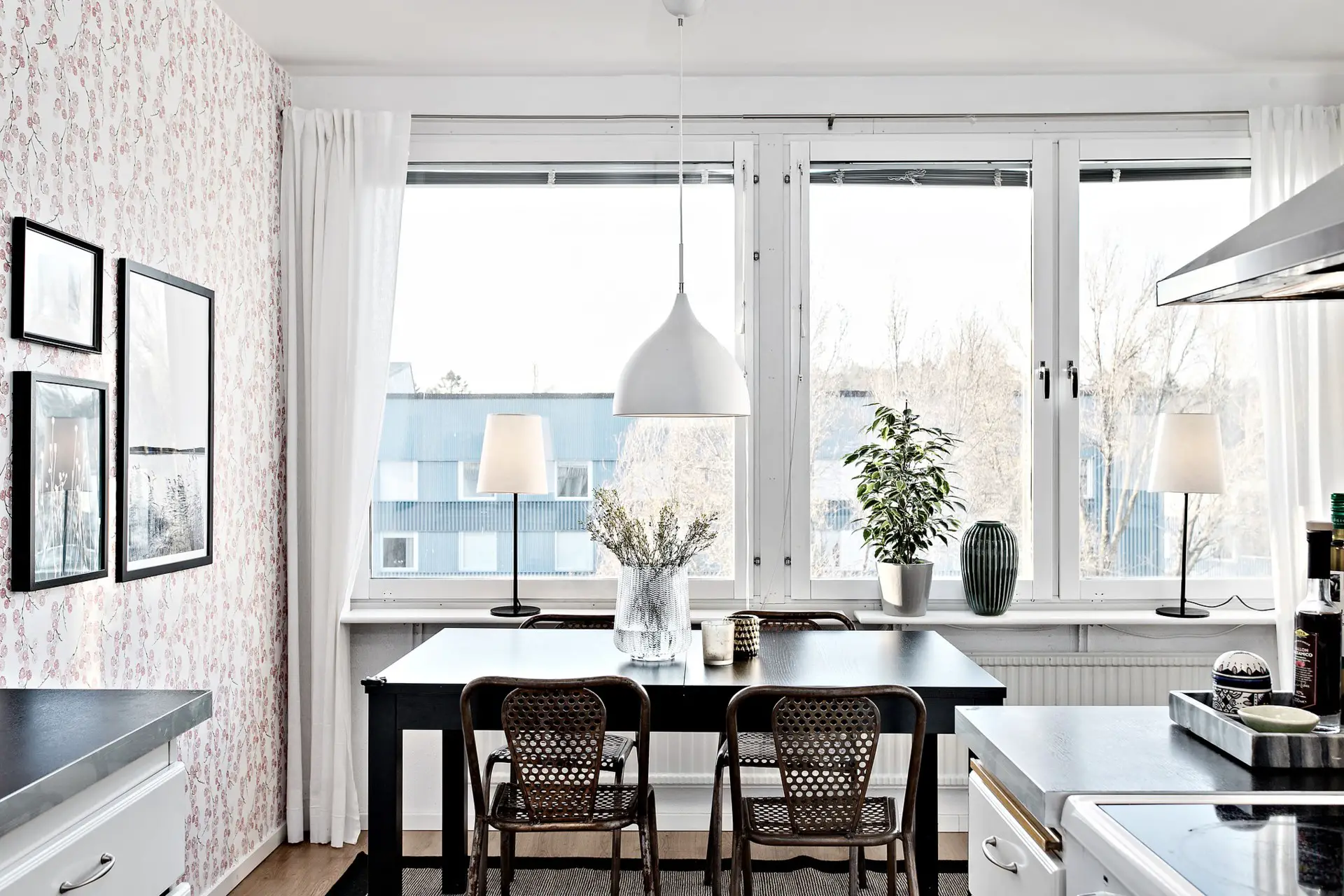 瑞典公寓个性设计 | 壁纸与油漆的巧妙运用-8