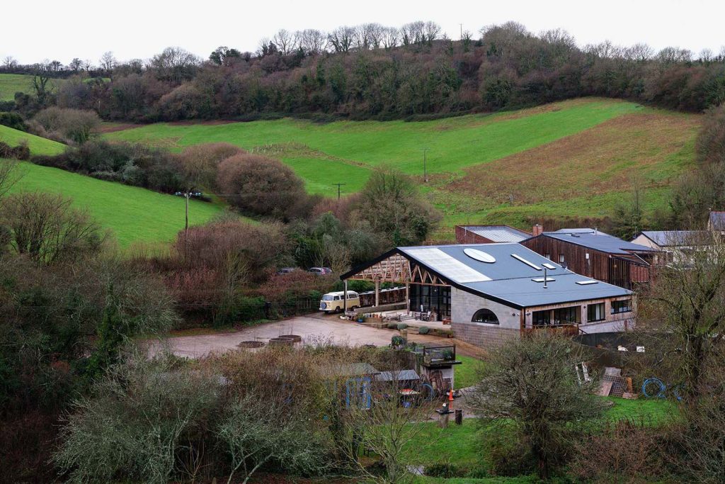 英国德文郡牛棚改造住宅及工作室丨David Kohn Architects-1