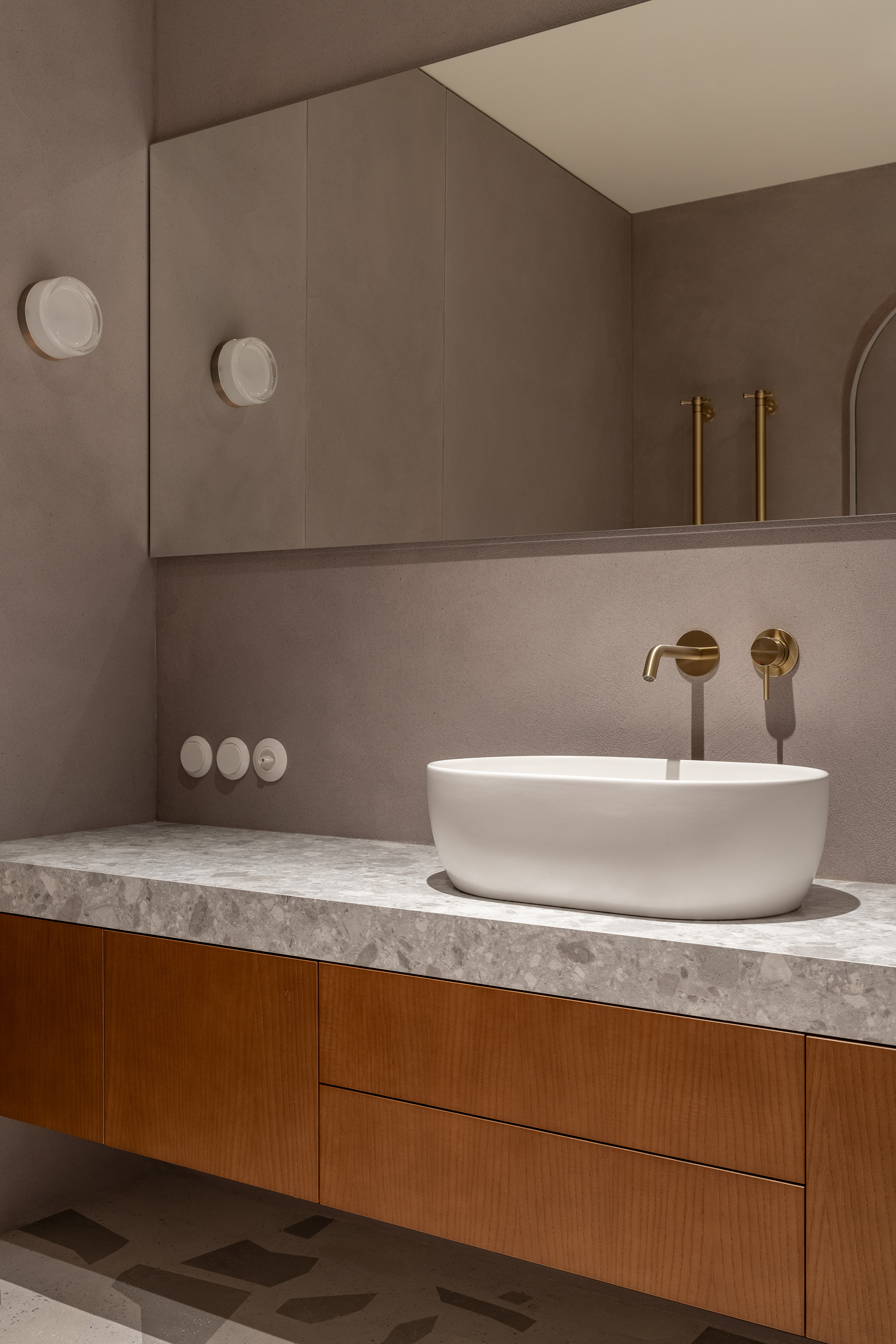 VSLKVSKA | A two-story apartment design-97