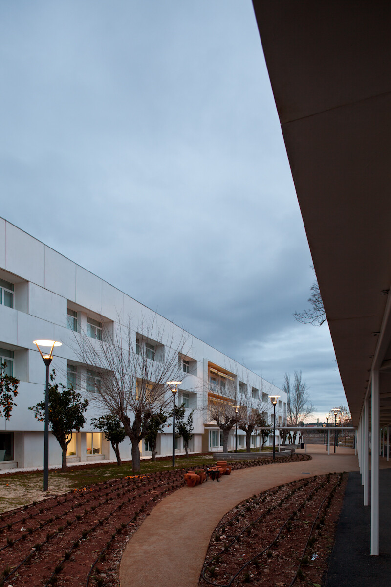 葡萄牙 Rainha Santa Isabel 中学室内设计-24