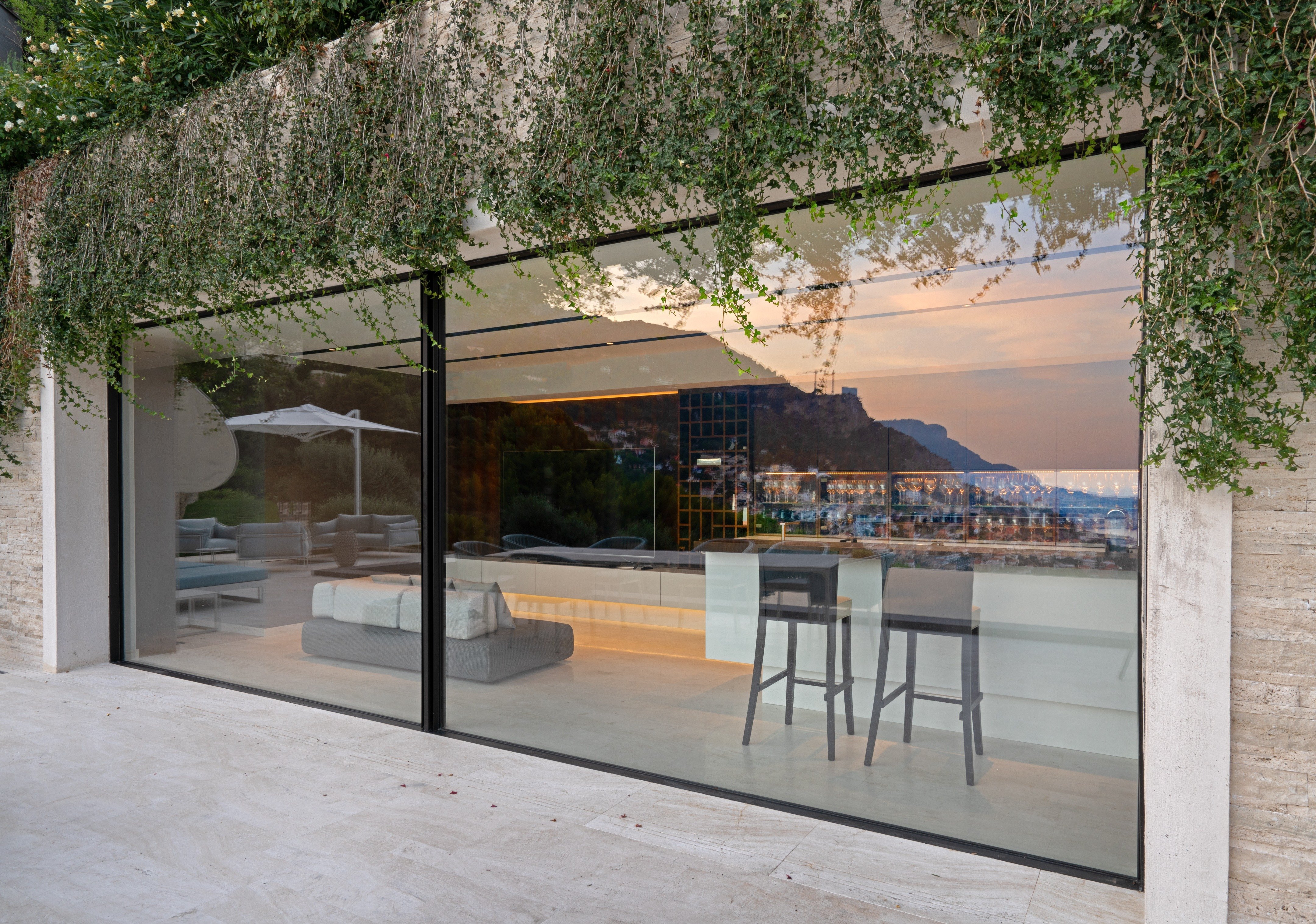 地中海风情 · 蒙特卡洛别墅 Villa Lea丨爱尔兰卡洛丨米兰 Massimo 和 Marco Donizelli 工作室-13