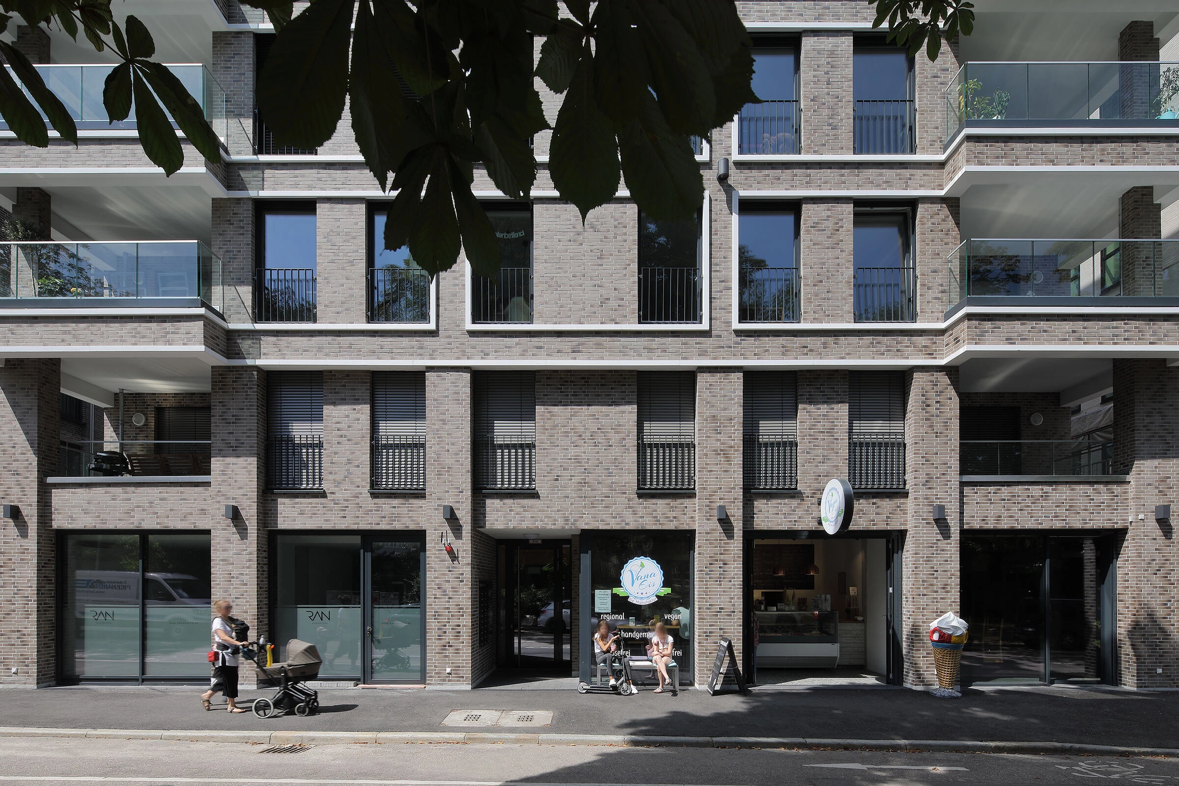 德国斯图加特“Das Rosenberg”绿色生态公寓区-11