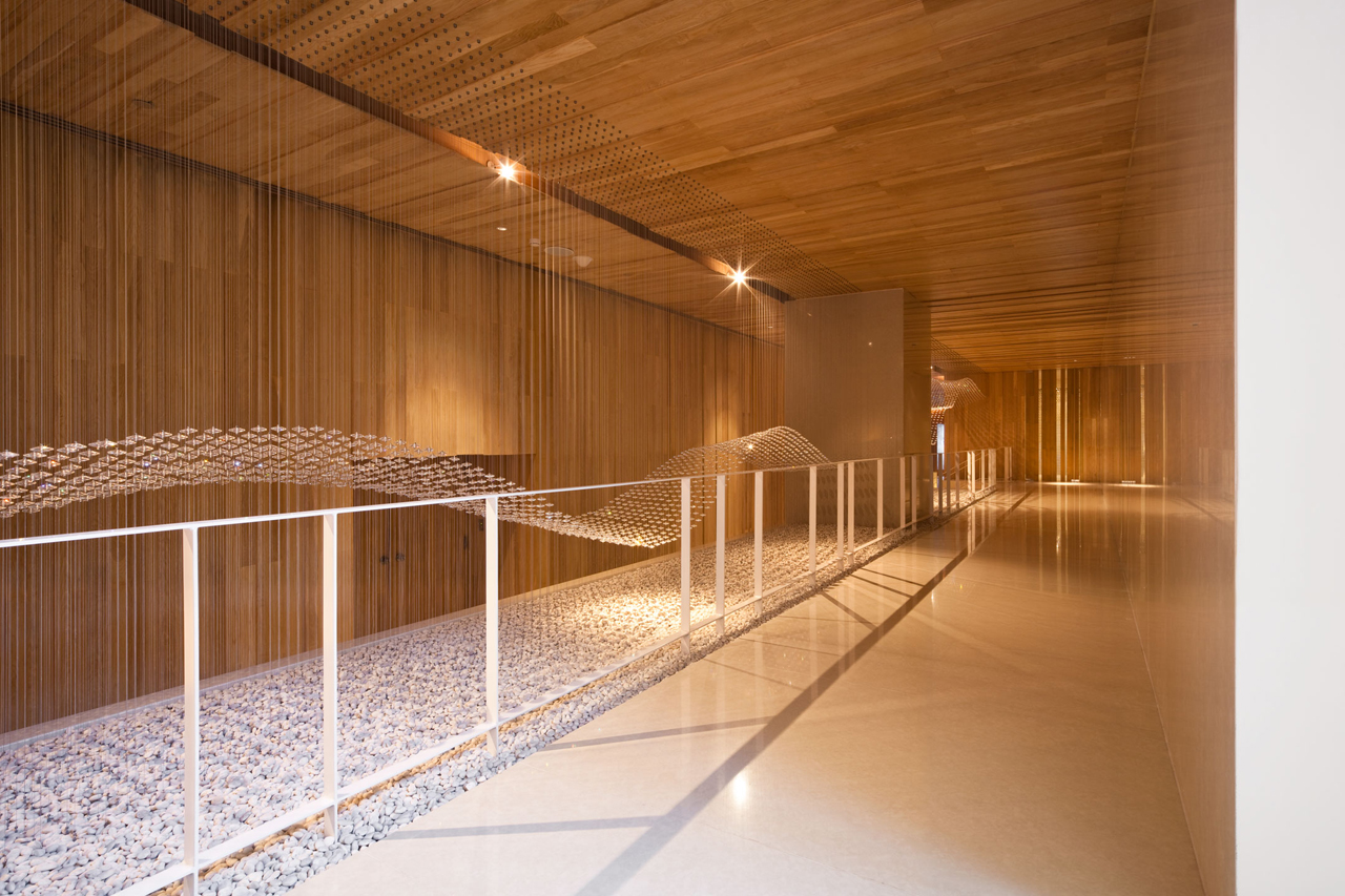 hilton pattaya lobby bar and linkage spaces-24