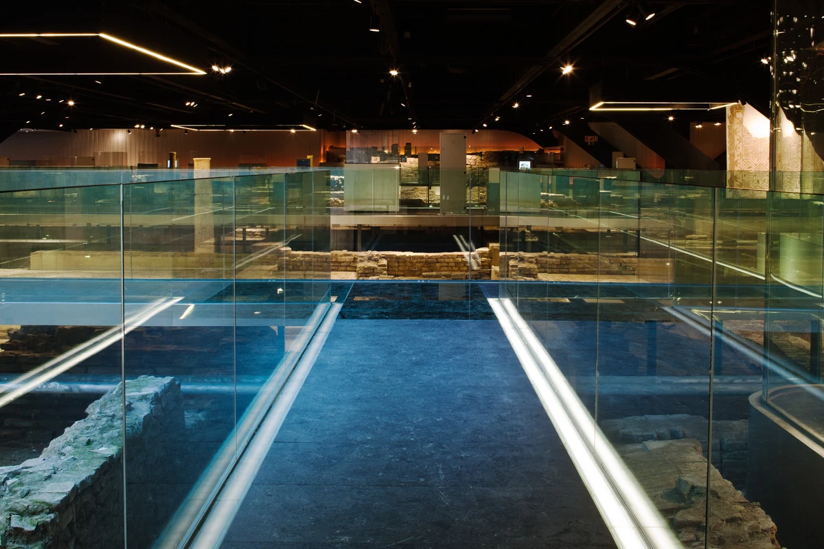 西班牙塞维利亚地下考古博物馆·“无界空间”的创意设计-19