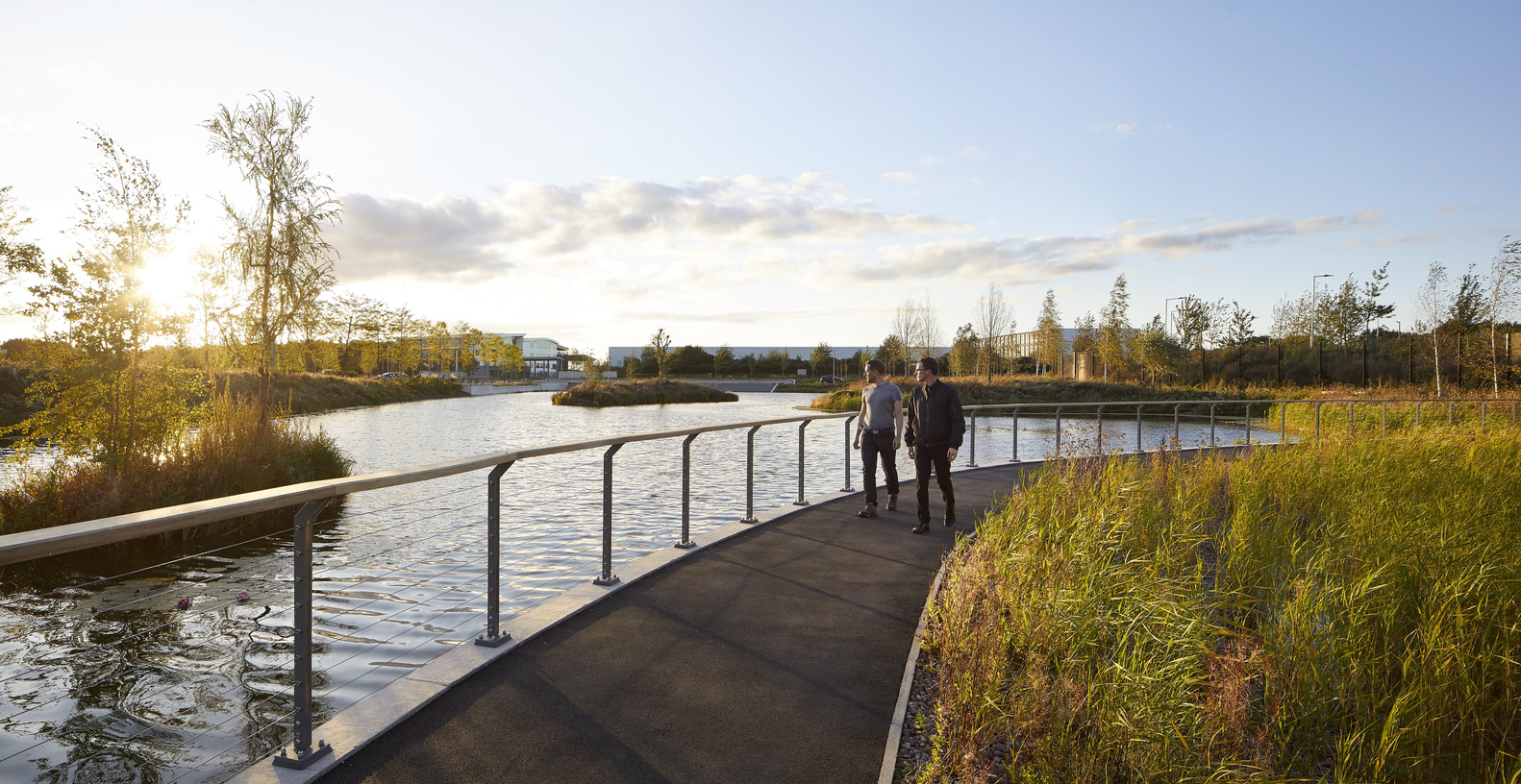 英国先进产品创建中心-18