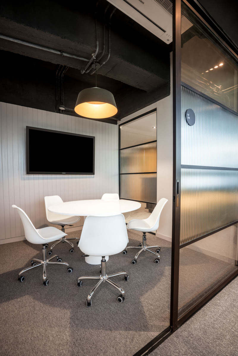 Guatemalan 电子零售商 Grupo Distelsa 办公室,Elemento Studio 打造和谐复古现代空间-10