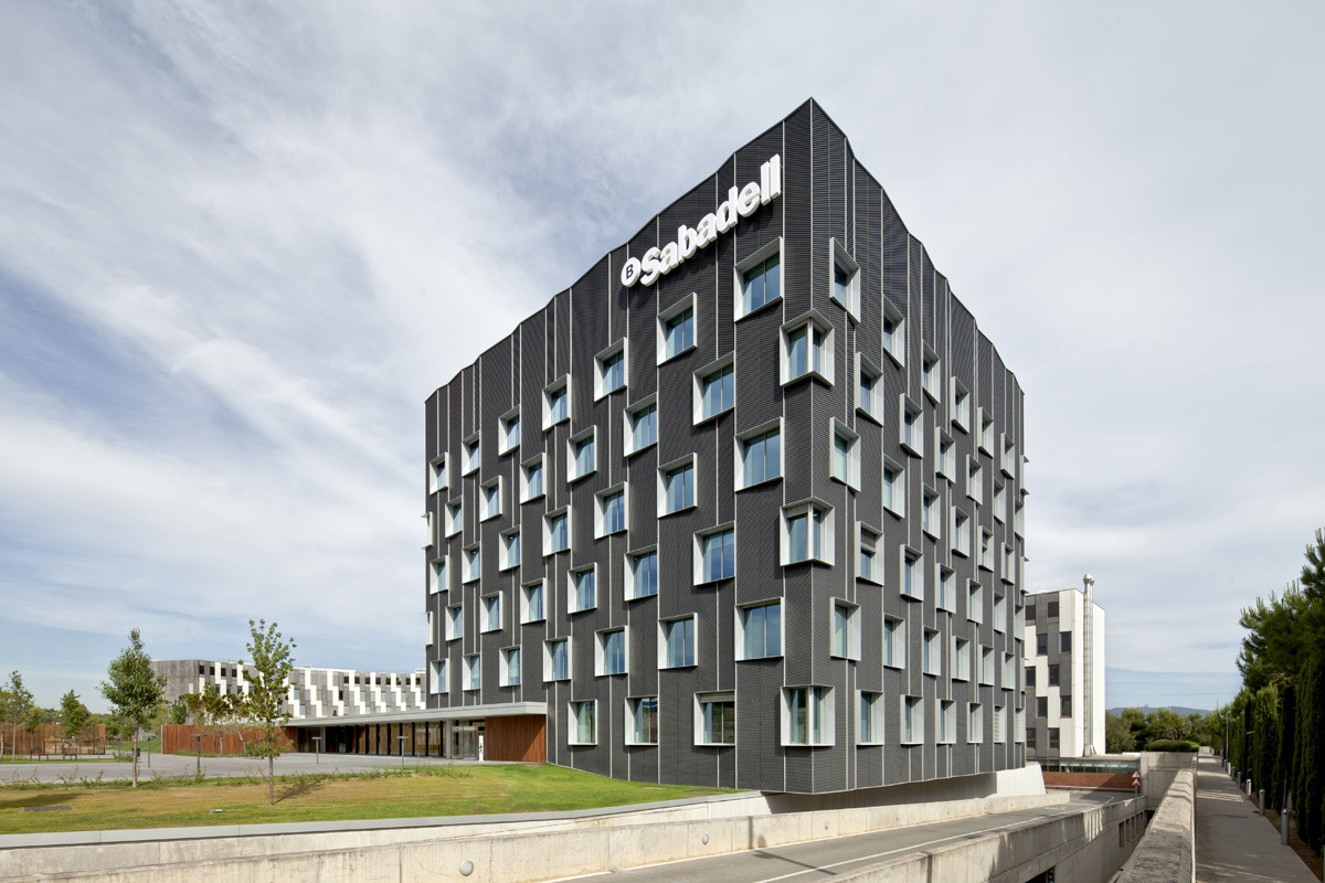 Banc Sabadell Headquarters  Bach Arquitectes-50