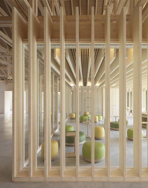 波利尼县府大厦（注：Maison du Comté常见可理解为县府大厦 ，Poligny是法国地名波利尼 ，这里的具体所指可能需结合更详细语境确定，但按照常规理解给出此翻译） 丨ARCHITECTURES AMIOT  LOMBARD-20