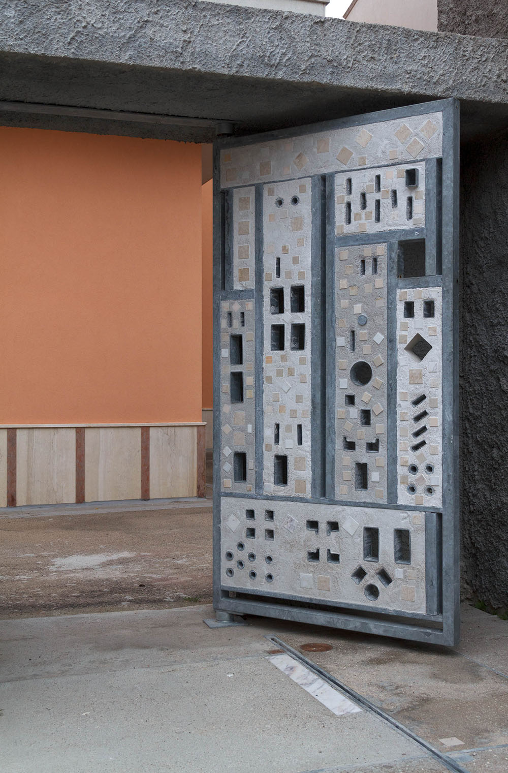 Kiasmo Headquarters ⏤ Where Philology of History Leaves Rhetoric and Becomes Contemporaneity  — anniversary magazine-5