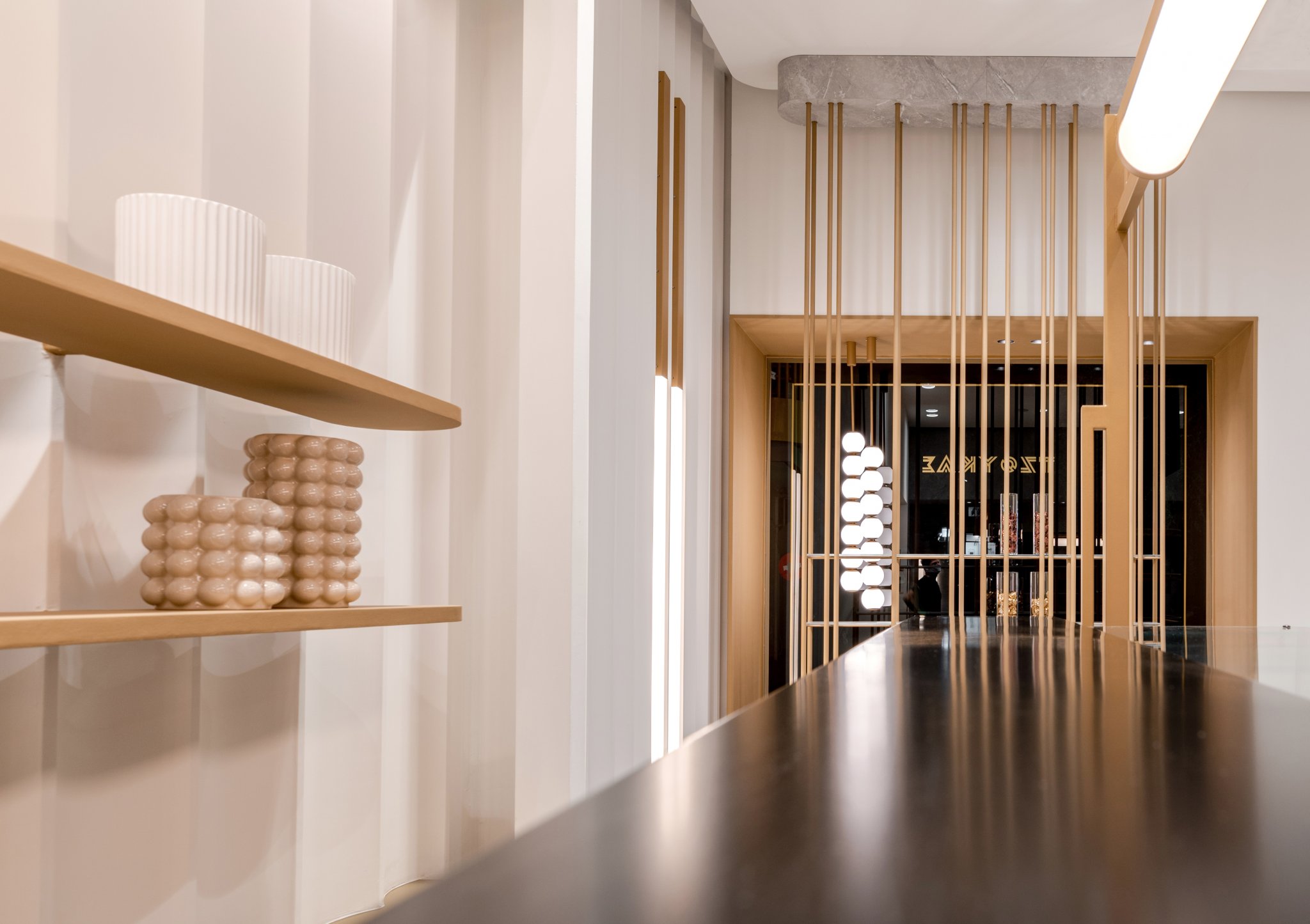 极简主义甜品店设计丨Yiannis Pouspourikas 设计工作室-5