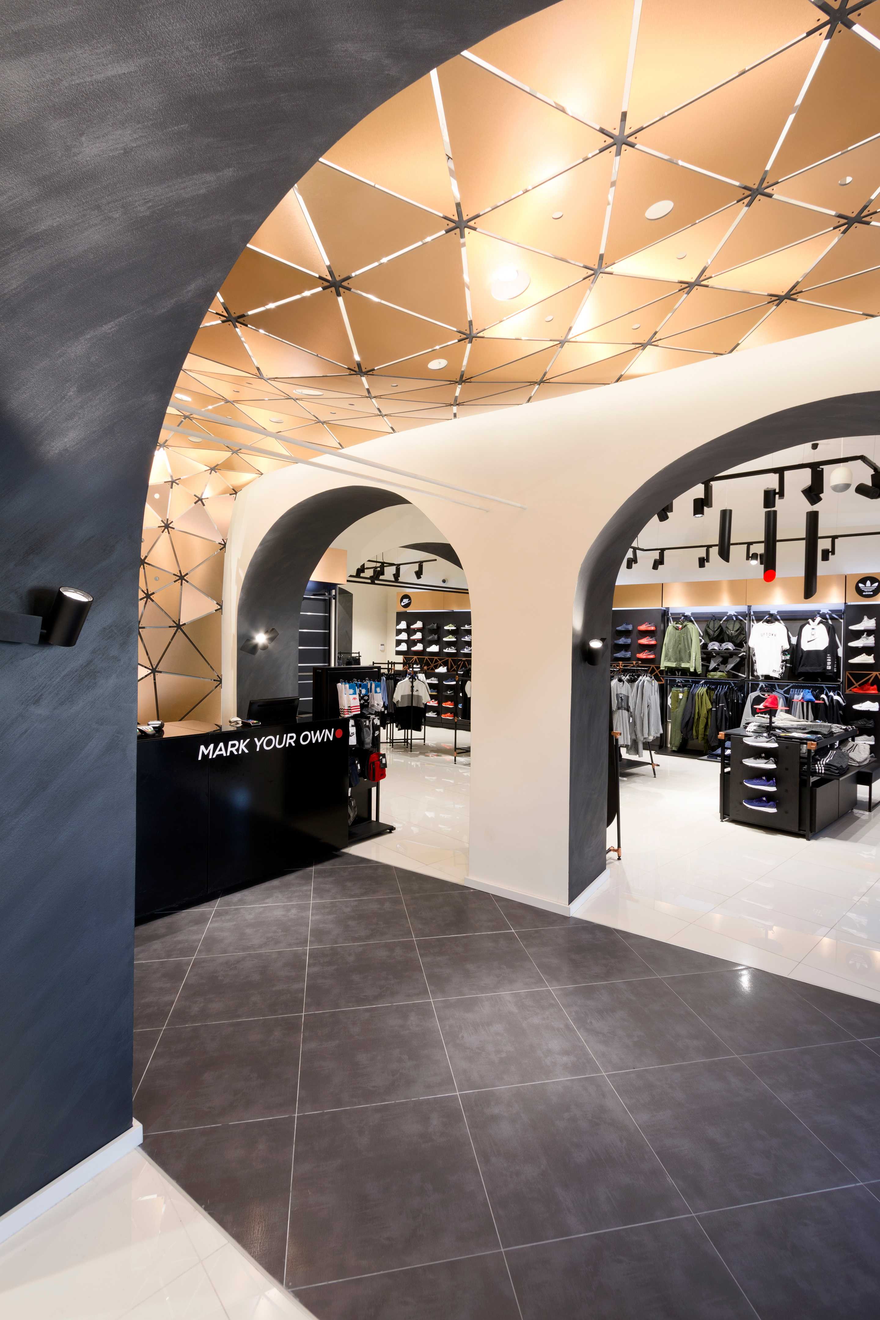 现货多品牌服装店-26