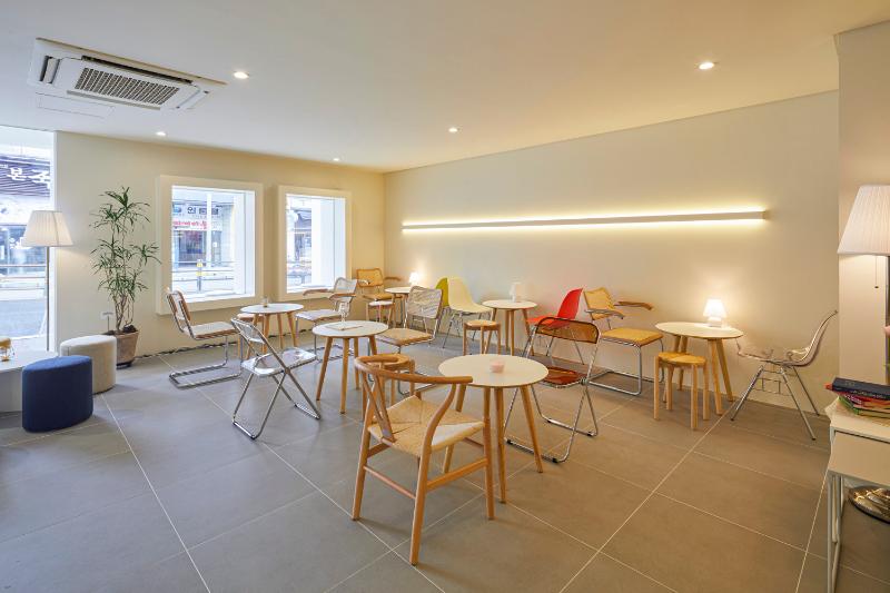 简约风 27 平米咖啡厅设计 打造温馨空间-6