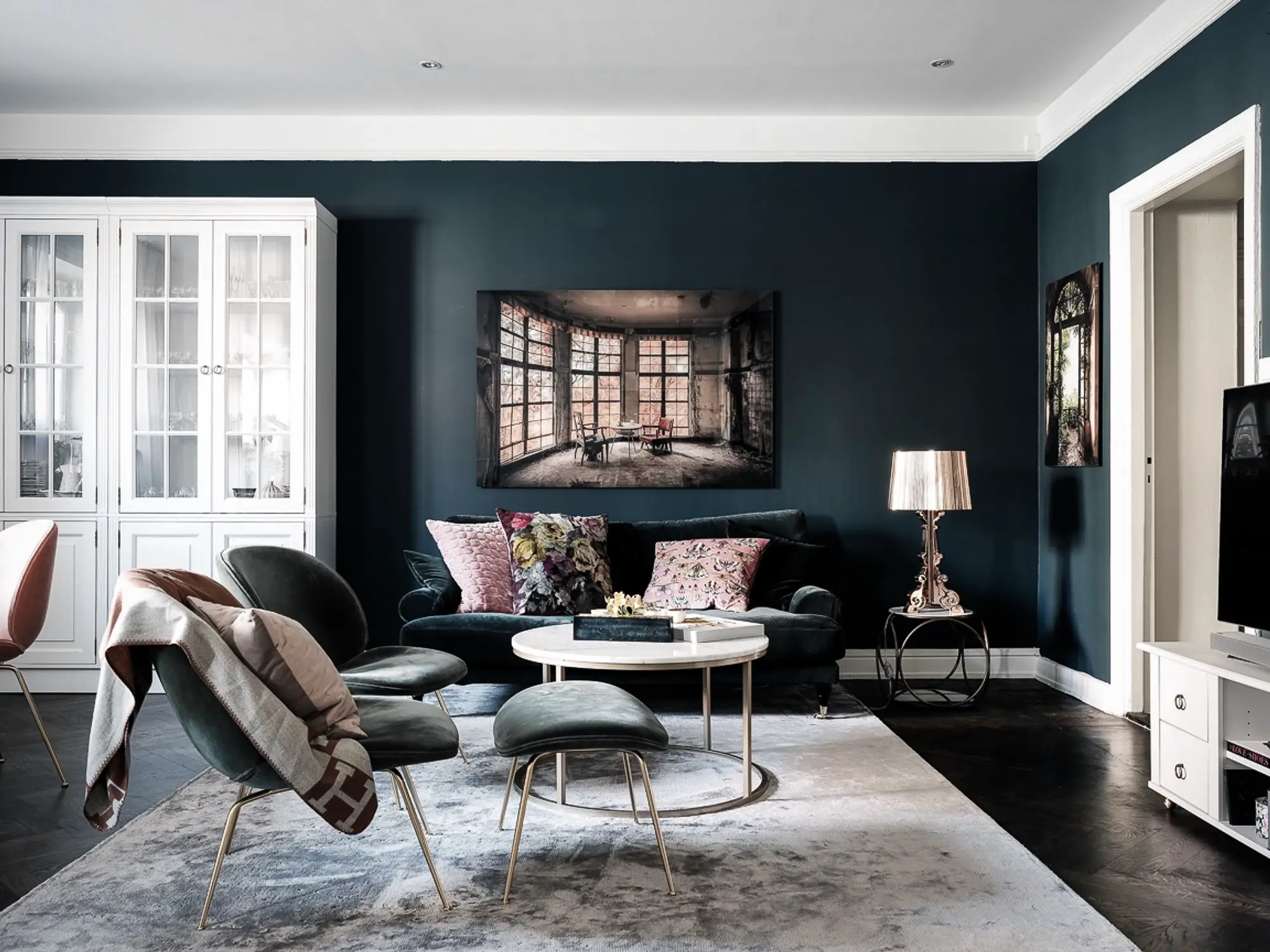 经典时尚一居室，玻璃墙设计打造通透空间-1