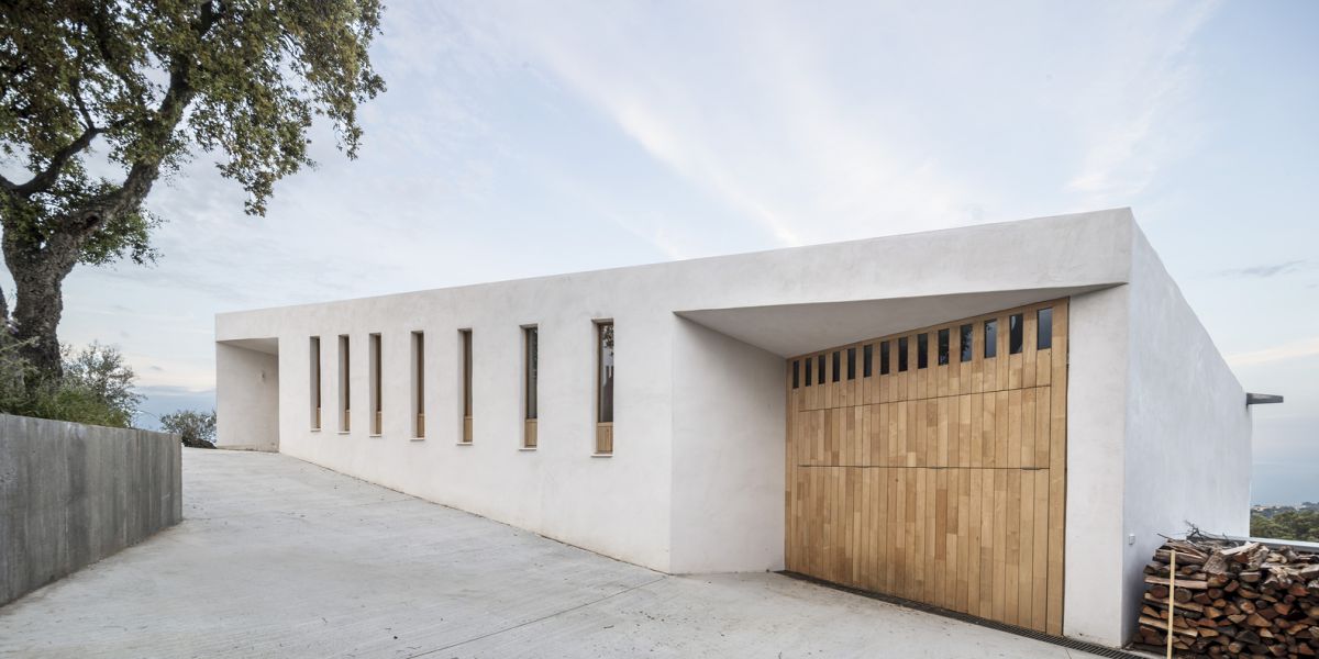 White House in Spain Turns To The Landscape-3