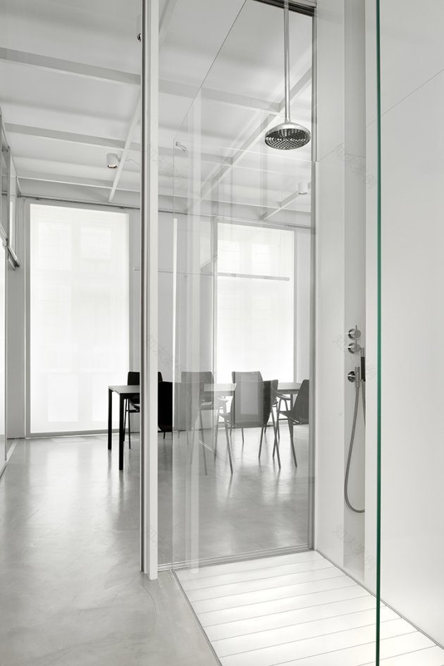 老卢布尔雅那建筑内新对比公寓室内设计丨斯洛文尼亚丨SADAR + VUGA建筑事务所-37