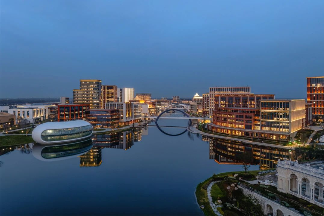 学会组织华为练秋湖研发中心现场观摩及技术交流会顺利举行-58