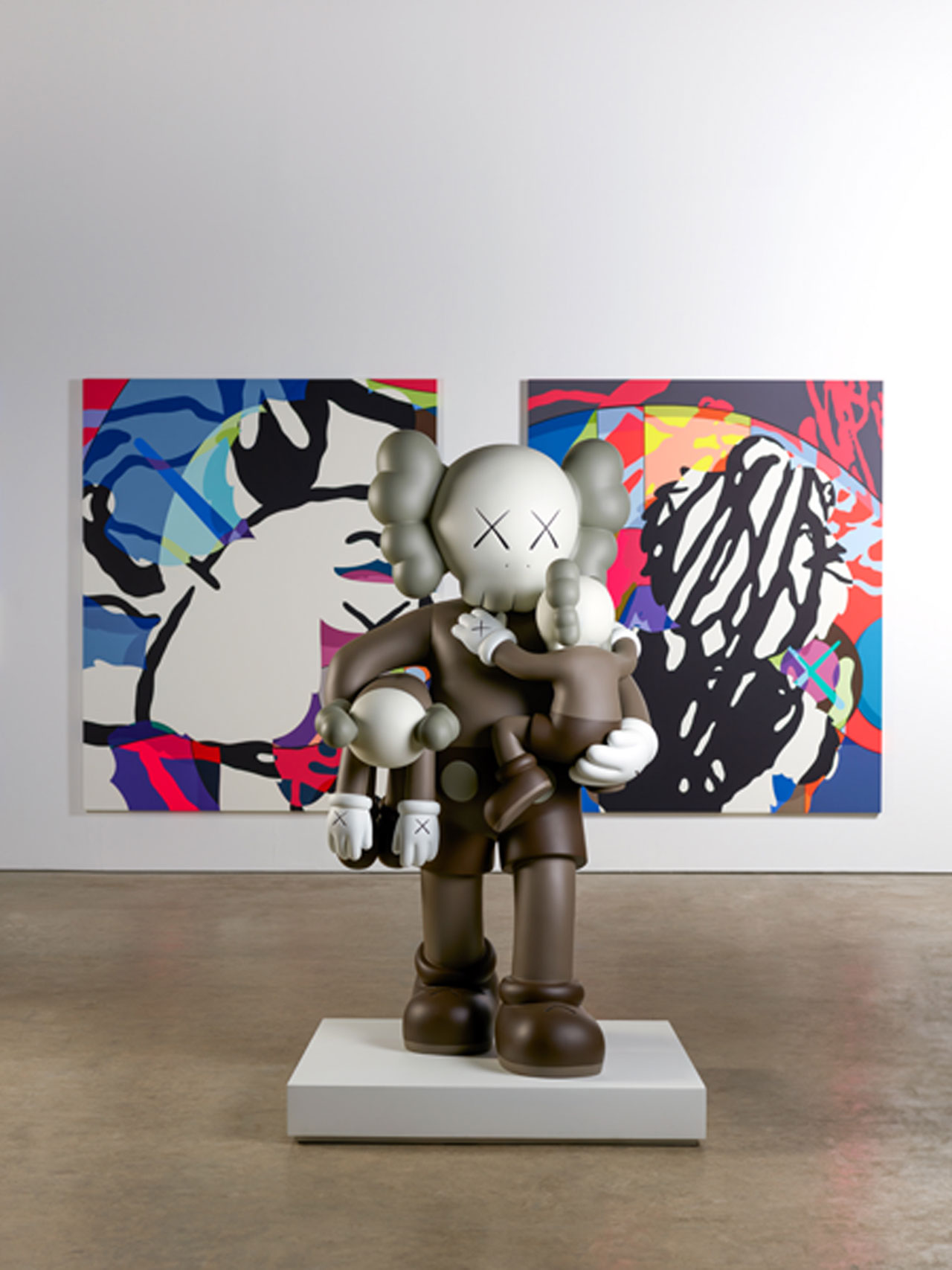 英国乡村巨型 KAWS 雕塑展-42