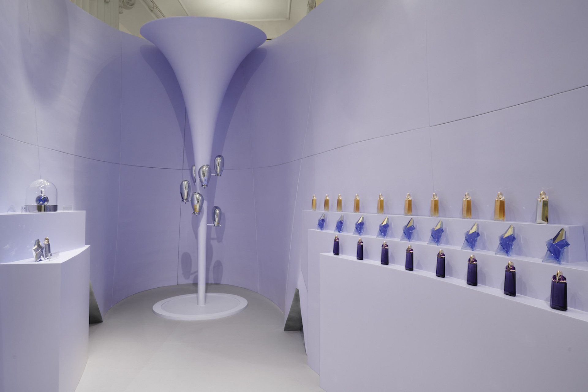 Mugler 香水 Angel 沉浸式快闪店丨英国伦敦丨Random Studio-10