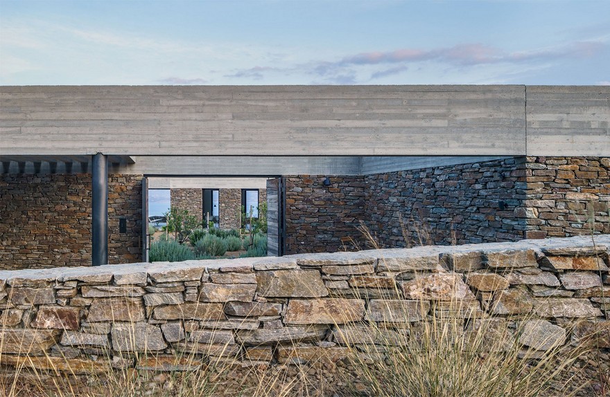 Ring House is an Oasis in a Beautiful But Very Demanding Environment-17