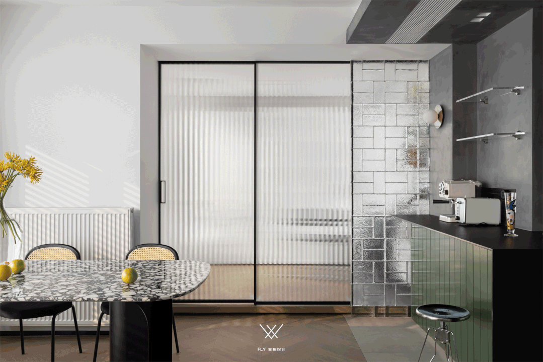 两犬一花的生活美学丨菲拉设计-0