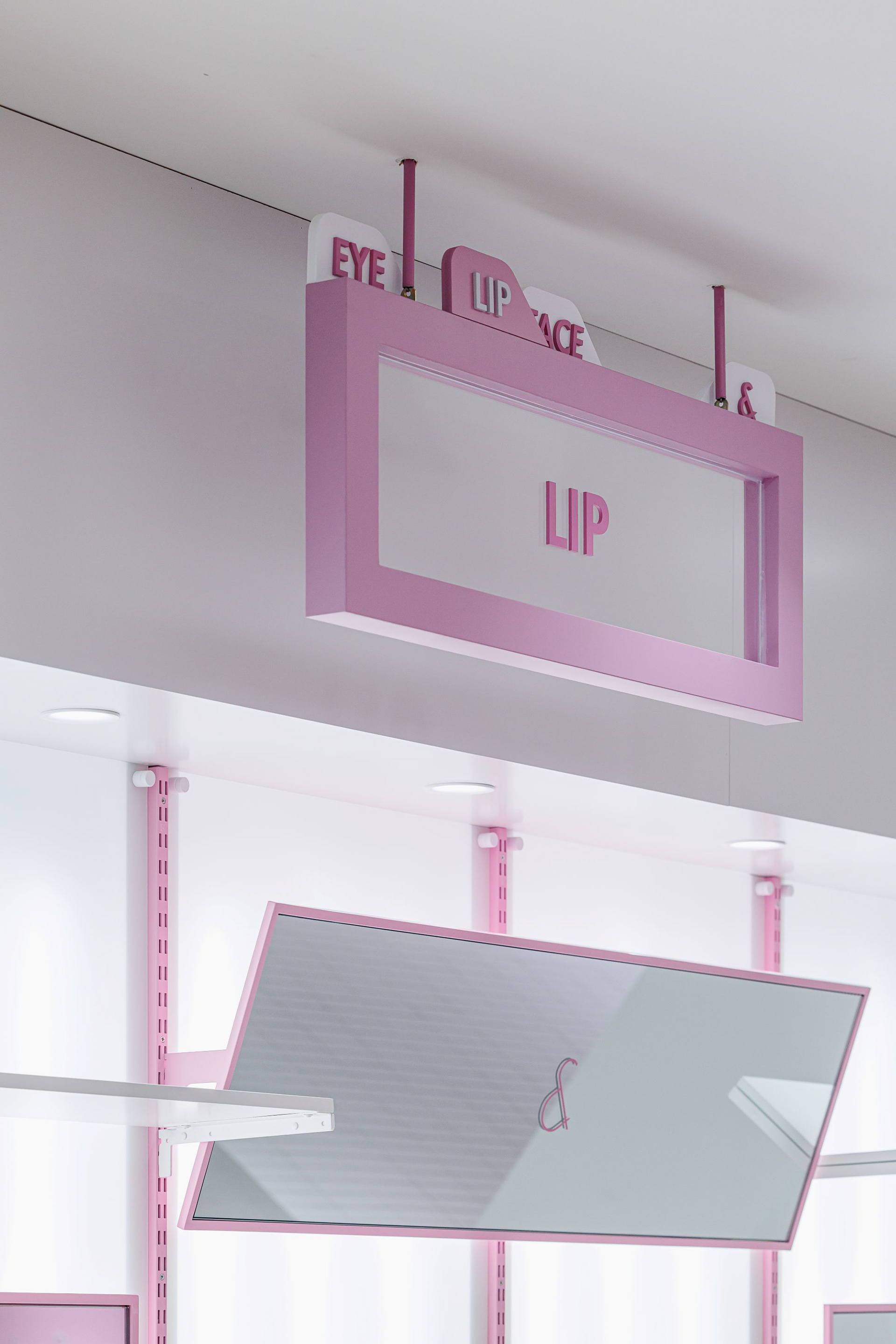Rom&nd Flagship Store, Pink Office in Seongsu-13