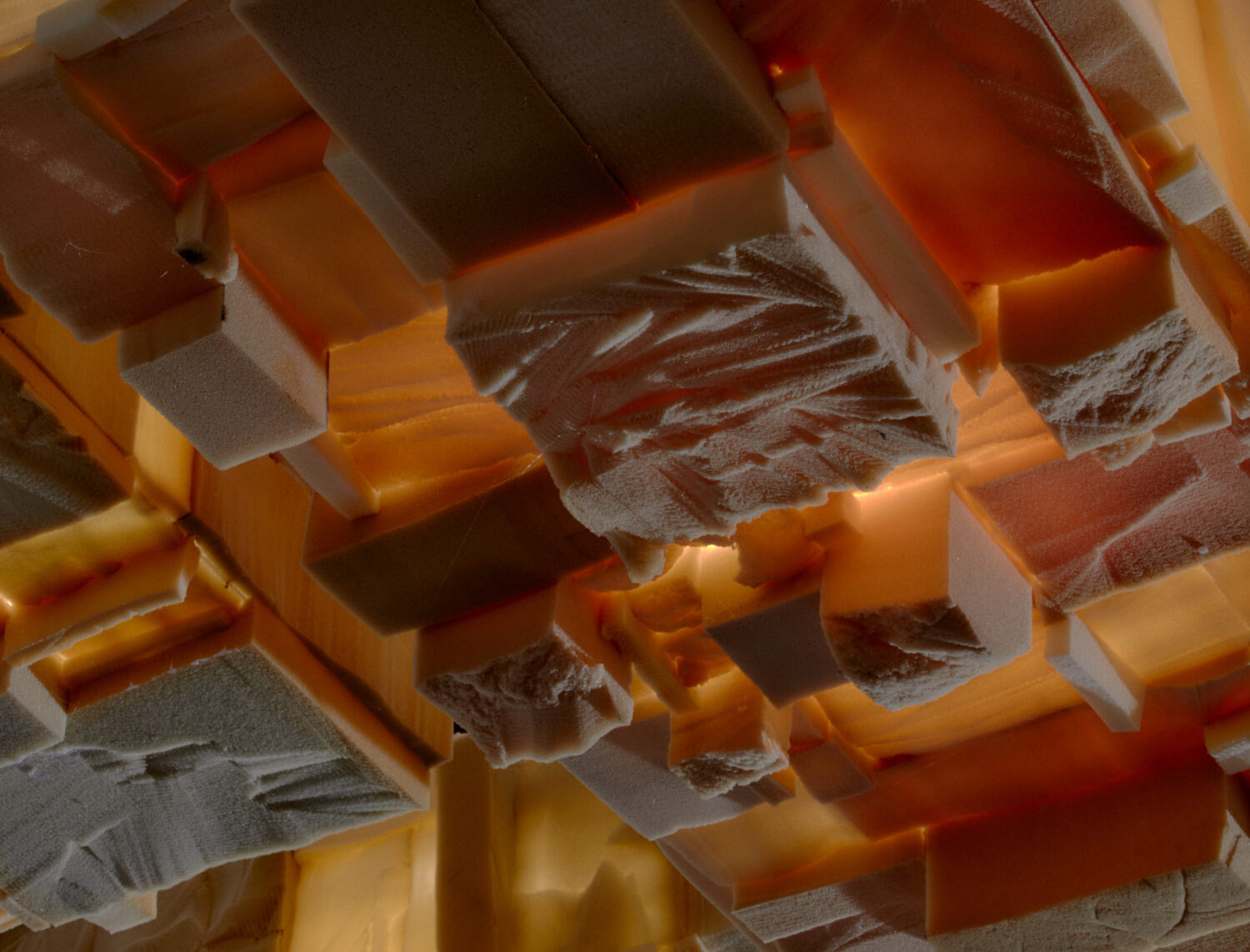 Tom Fereday & Charlie White 联合呈现 Versa,探讨废旧材料再利用的创意之作-22