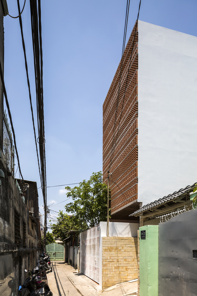 越南 Binh Thanh 小公寓设计 · 城市中心的绿色庭院-39