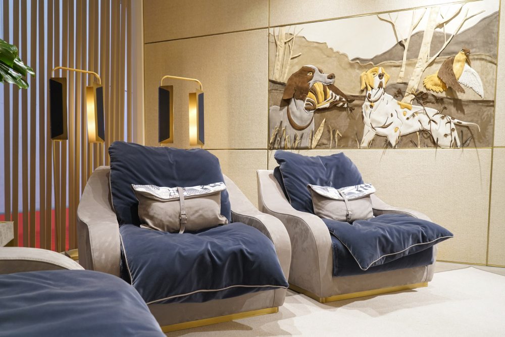 Stylish Ways To Add Bright Blue Color Accents To Your Home-5