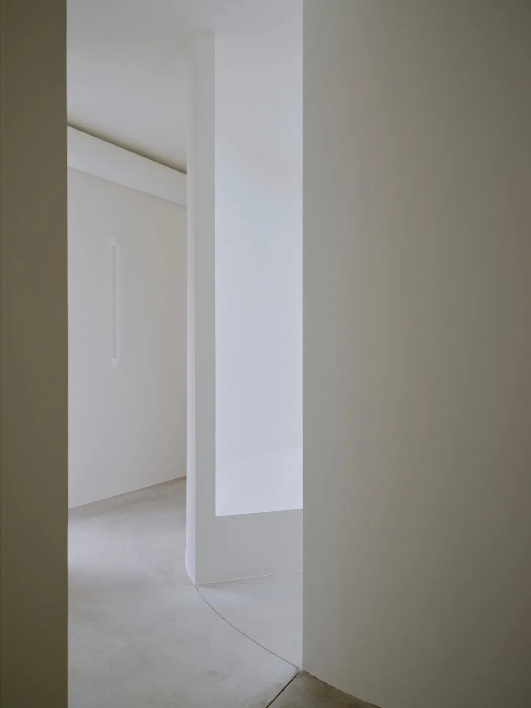 195㎡纯白几何，用日光雕刻生活的诗意-4