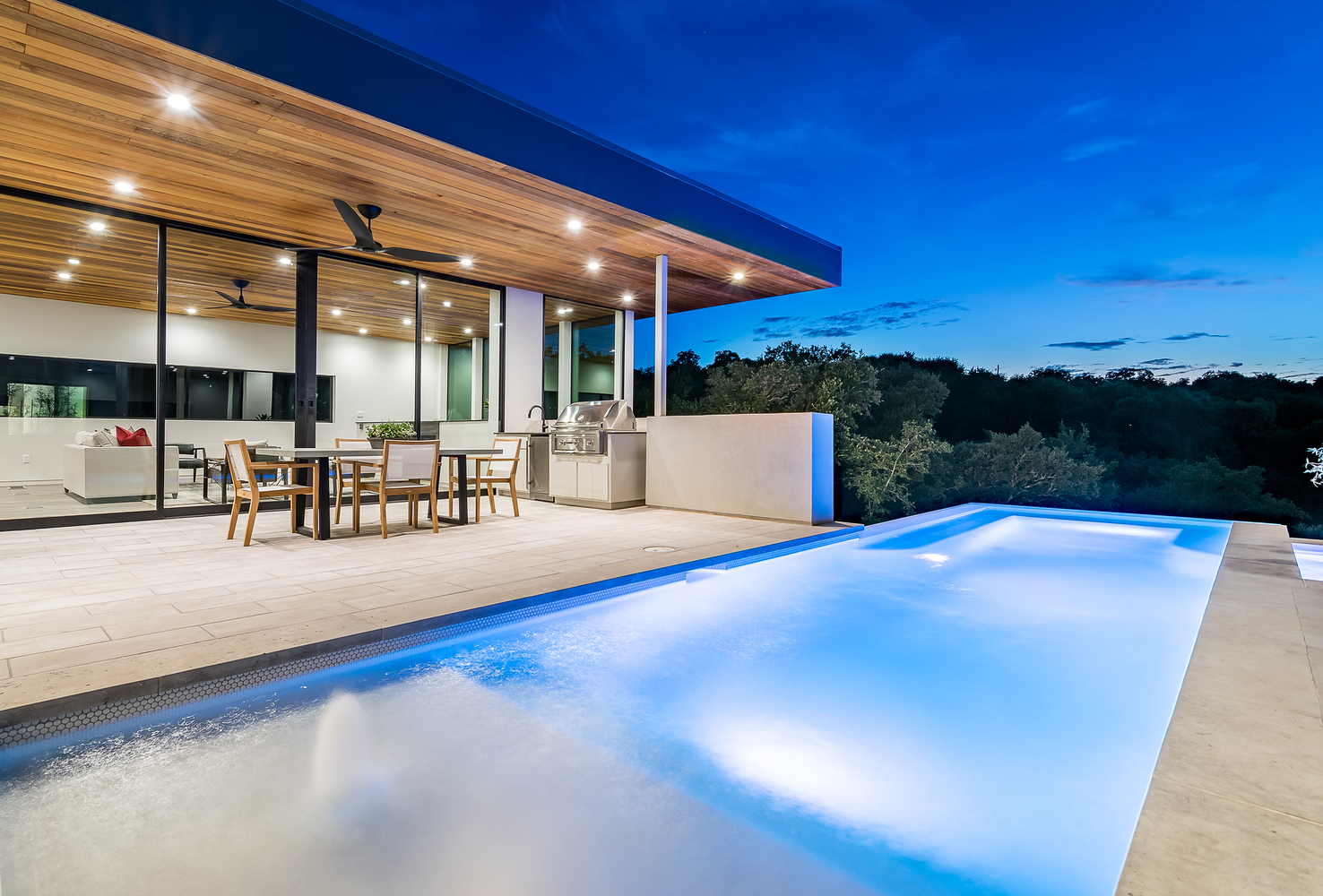 带括号的太空屋-30