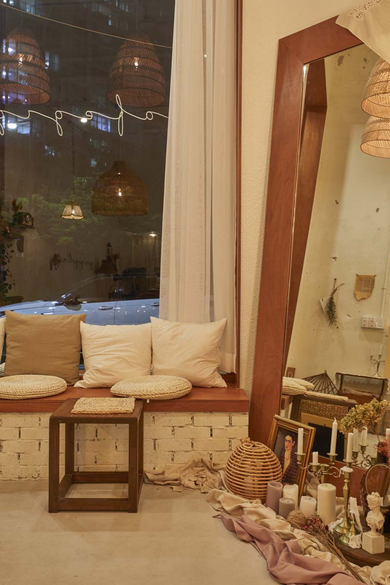 25 平米温馨咖啡馆，打造小空间大设计的典范-16