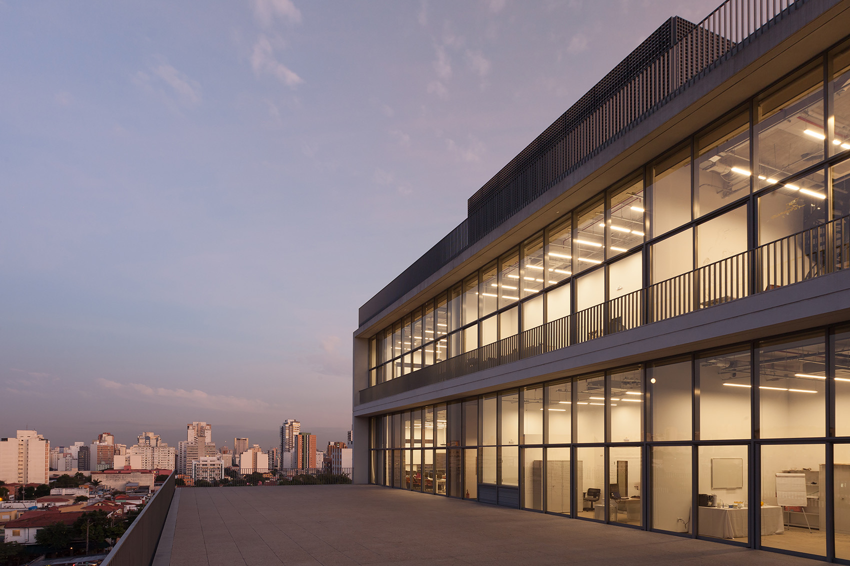 英国创意艺术大学(巴西圣保罗校区)/ FORM-55